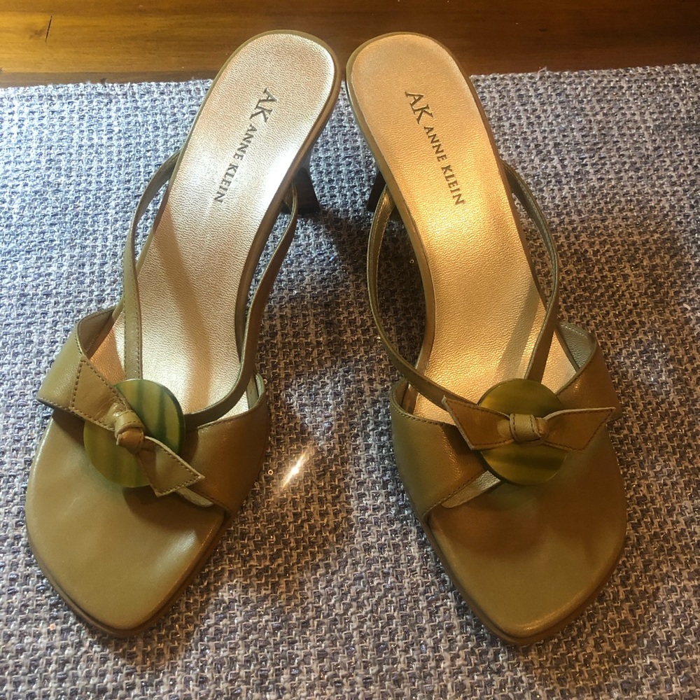 Anne Klein heels  size 8